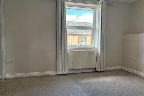 3 bedroom semi-detached house to rent, Exeter Road, Kingsteignton