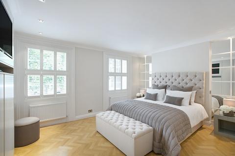 6 bedroom townhouse to rent, Wilton Place, Knightsbridge