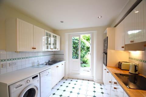 2 bedroom apartment to rent, Chiswick W4