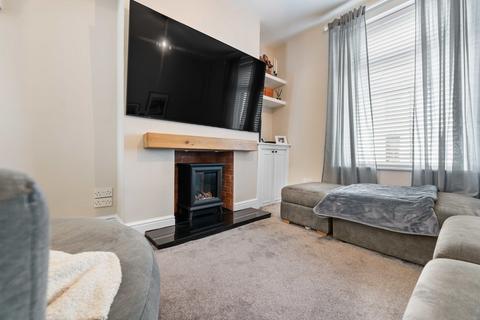 3 bedroom end of terrace house for sale, Earl Street, Grangetown, Cardiff