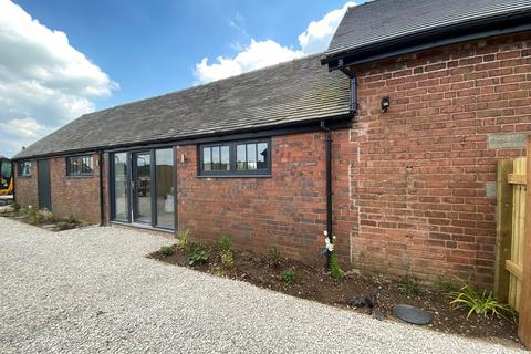 3 bedroom barn conversion for sale, London Road, Weston