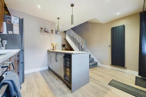 48 Chamberlain Close, Uttoxeter, ST14 8ET
