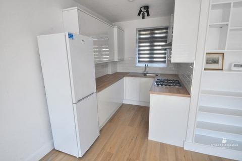 3 bedroom flat to rent, Bevenden Street, London