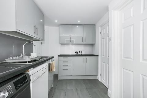 Studio to rent, Uxbridge Road, Uxbridge UB10