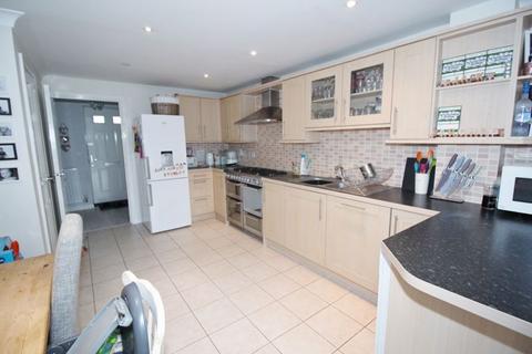 3 bedroom property for sale, White's Way, Hedge End, SO30