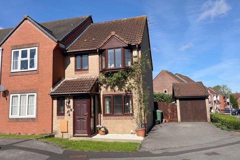 3 bedroom semi-detached house for sale, Camellia Drive, Warminster