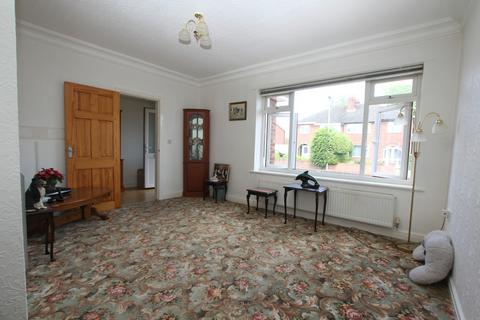 3 bedroom detached bungalow to rent, Manor Drive, Great Boughton, Chester