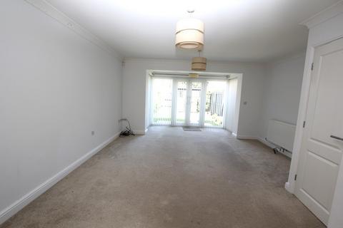 4 bedroom townhouse to rent, Cwrt Dyfrdwy, Saltney, Chester
