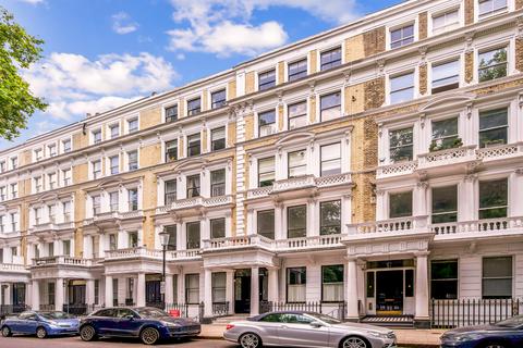 1 bedroom flat for sale, Courtfield Gardens, South Kensington, London