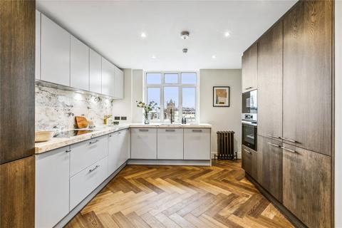 4 bedroom flat to rent, Onslow Crescent, South Kensington, London