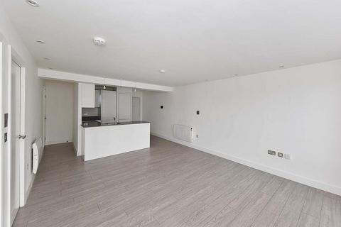 2 bedroom apartment to rent, Queensway, Poynton
