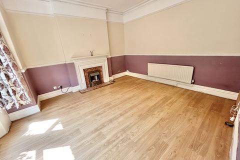 6 bedroom terraced house for sale, Bangor Road, Penmaenmawr