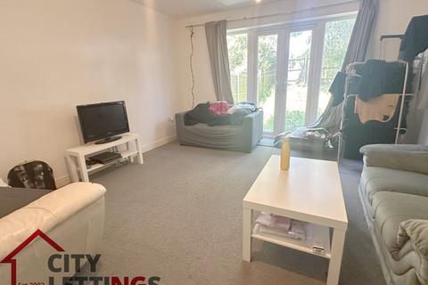 4 bedroom end of terrace house to rent, Marmion Road Nottingham NG3