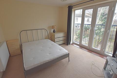 4 bedroom end of terrace house to rent, Marmion Road Nottingham NG3