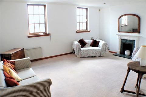 2 bedroom apartment for sale, Queens Reach, Hampton Court.