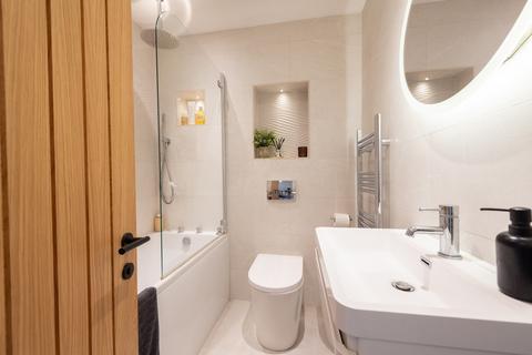 7 Barn Field, Yateley, GU46 6HZ