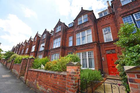 5 bedroom terraced house for sale, Princess Royal Terrace, Scarborough YO11