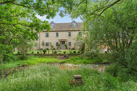 5 bedroom detached house for sale, Hinton Close, East Claydon, Buckingham, MK18