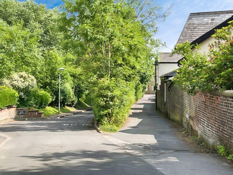 Approach Road