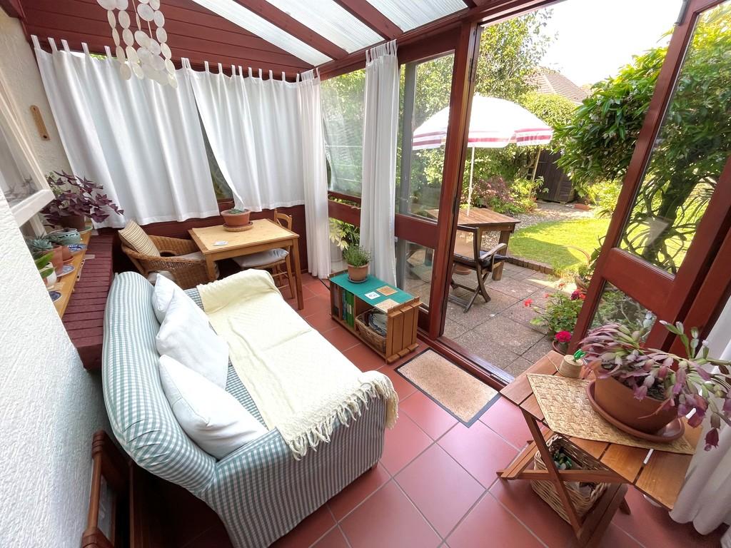 9 Beacon Way Conservatory 1