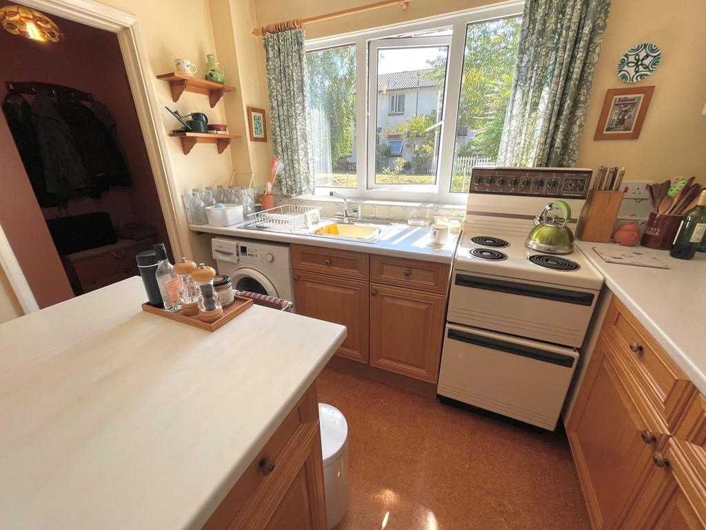 9 Beacon Way Kitchen 2