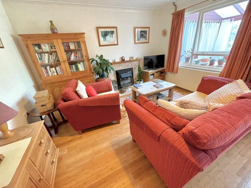 9 Beacon Way Lounge 2