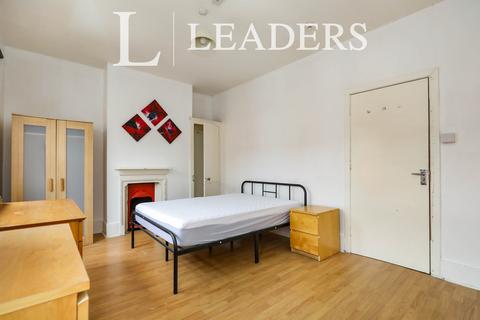 6 bedroom house share to rent, Balmoral Road, Northampton, NN2 6JZ