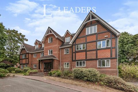 2 bedroom apartment to rent, St Georges Avenue, Weybridge, Surrey, KT13