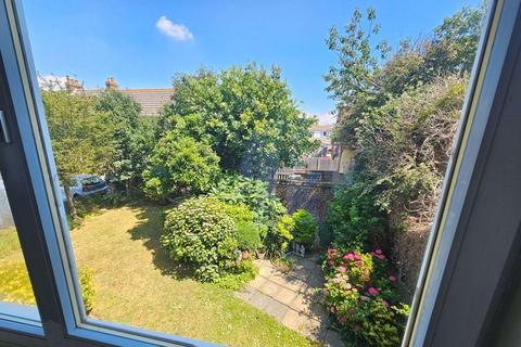 1 bedroom retirement property for sale, Homeryde House, Lee-On-The-Solent, PO13