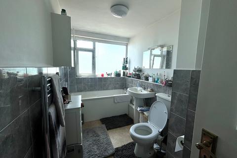 1 bedroom flat to rent, West Parade, Worthing