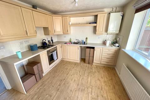 3 bedroom townhouse to rent, Kildrummy Close, Chellaston