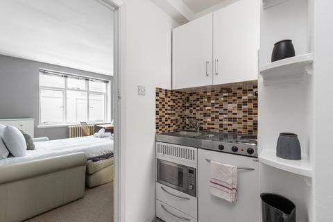 Studio to rent, Crane Court, London EC4A