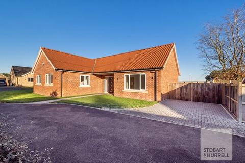 3 bedroom detached bungalow for sale, Howletts Loke, Norwich NR13