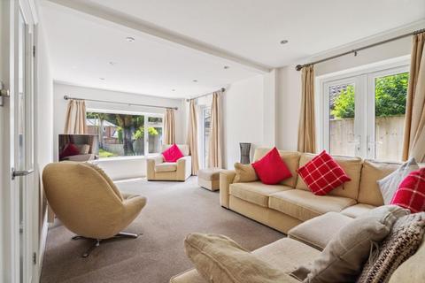 Robins Roost Hare Lane, Little Kingshill, Great Missenden, HP16 0EE