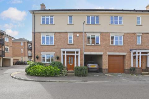 1 Mowbray Close, Epping, CM16 5AZ