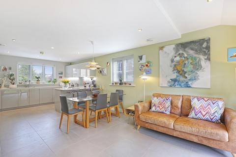 1 Mowbray Close, Epping, CM16 5AZ