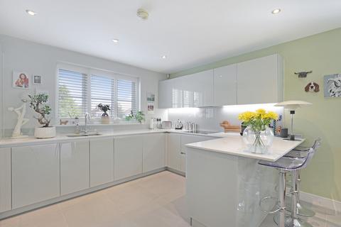 1 Mowbray Close, Epping, CM16 5AZ