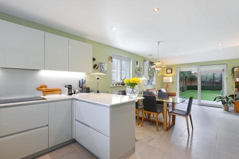 1 Mowbray Close, Epping, CM16 5AZ