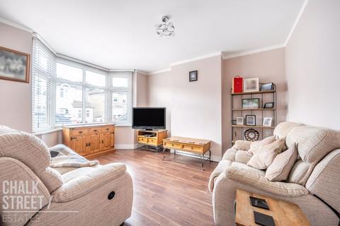 3 bedroom end of terrace house for sale, Manor Road, Romford, RM1