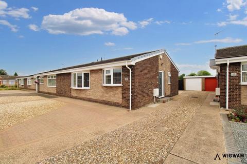 3 bedroom semi-detached bungalow for sale, Winchester Avenue, Hull, HU9