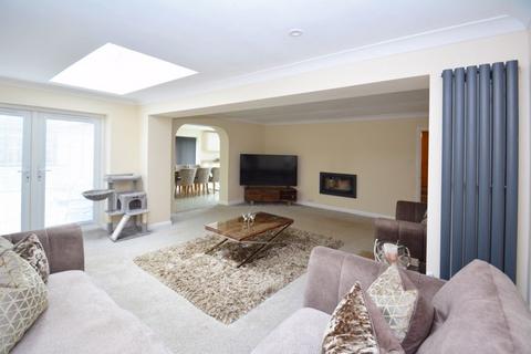 5 bedroom detached house for sale, Seathorpe Avenue, Minster