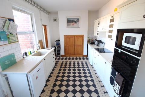 4 bedroom end of terrace house for sale, Derby Road, Wrexham