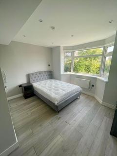 1 bedroom in a house share to rent, Luxurious Newly Renovated Rooms to Let in Poole – All Bills Included!