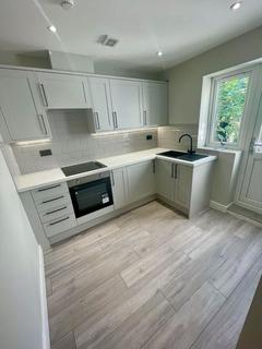 1 bedroom in a house share to rent, Luxurious Newly Renovated Rooms to Let in Poole – All Bills Included!