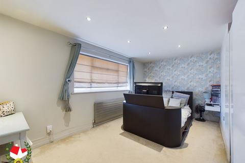 12 Goldsborough Close, Gloucester, GL4 4ST