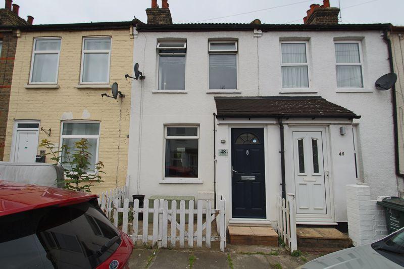 Howard Road, Dartford DA1 2 bed terraced house to rent £1,500 pcm (£