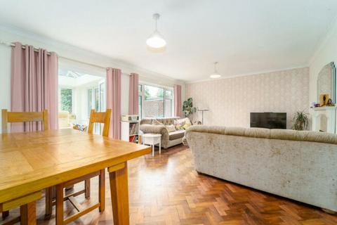 4 bedroom semi-detached house for sale, Lake View, Shortwood Common, Staines-upon-Thames, TW18