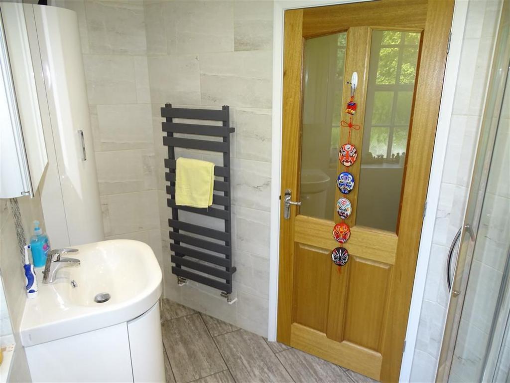 Ensuite Shower Room B