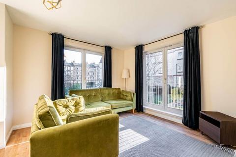 3 bedroom flat to rent, Sinclair Place, Shandon, Edinburgh