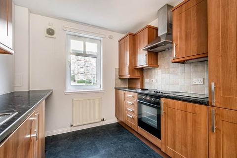 3 bedroom flat to rent, Sinclair Place, Shandon, Edinburgh